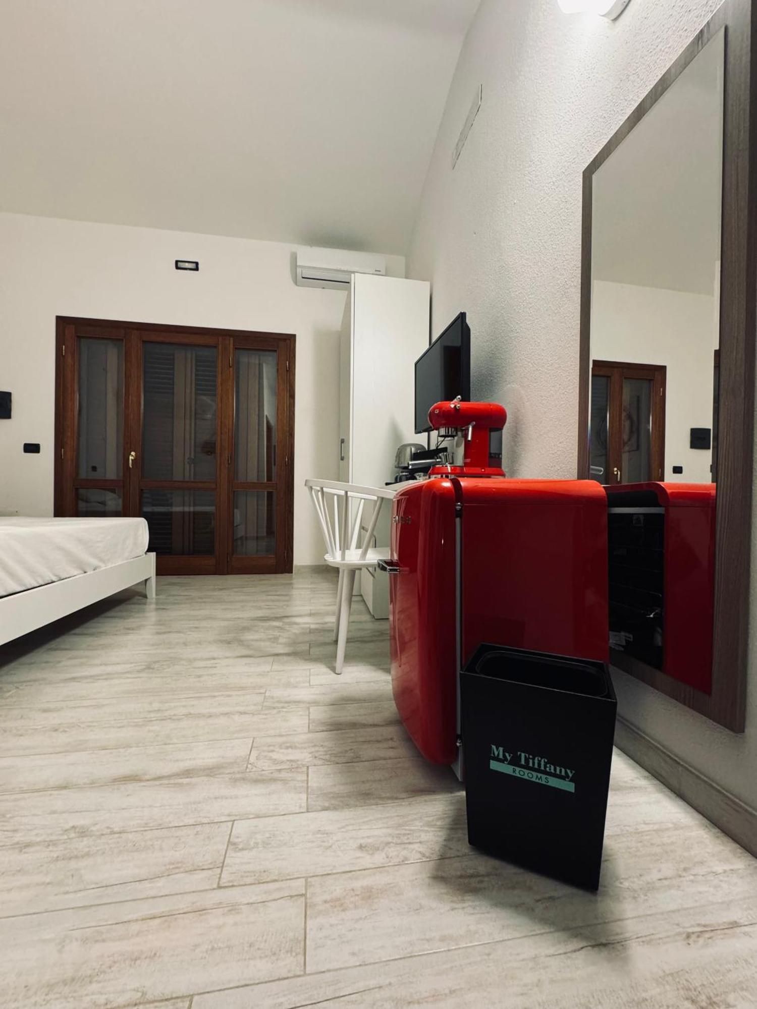 My Tiffany Rooms Tanaunella Exterior foto